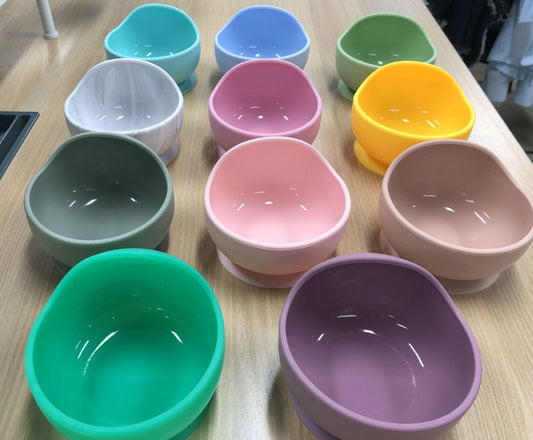 Silikoonist lusikaga beebikauss