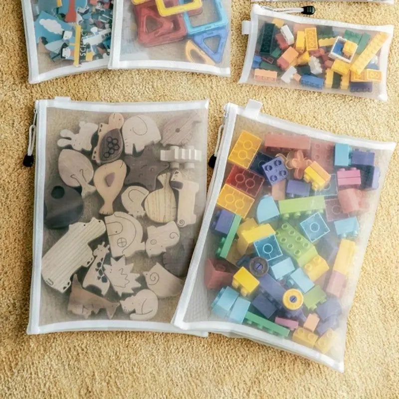 9-osaline suurte sahtlitega võrktaskute komplekt – A6/A5/A4 formaadis lukuga dokumendikotid