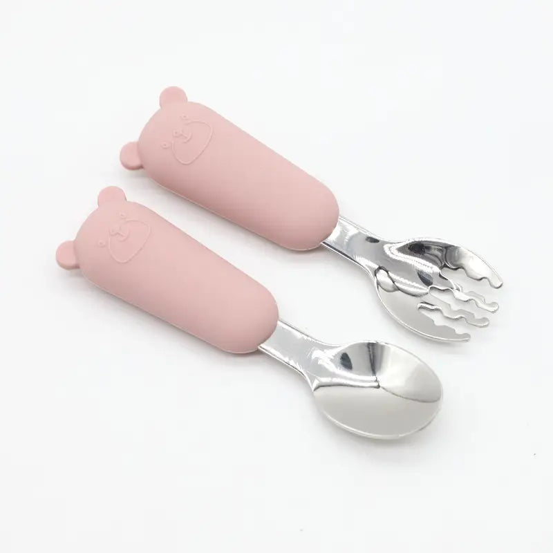 Ohutust materjalist söögiriistad lastele