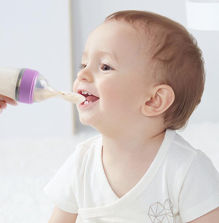 Silikoonist praktiline püreetuub-lusikas beebile