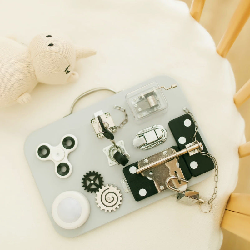 Väike tegeluslaud beebidele