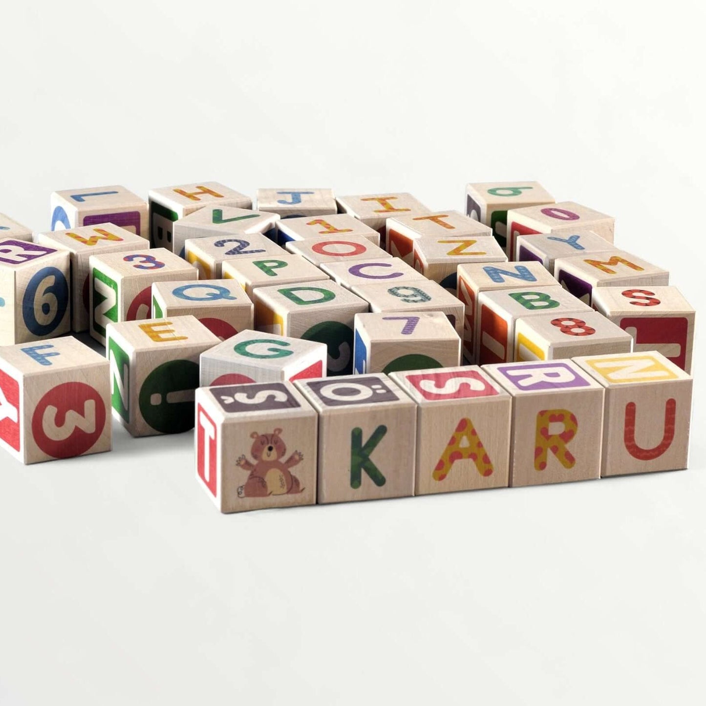 Puidust tähe- ja numbrikuubikud – 36 tk
